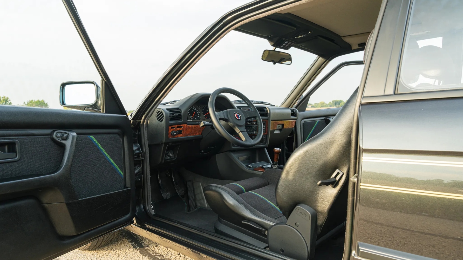 BMW-M3-E30-Alpina-B3-1988-bring-a-trailer-asta-2023-26 BMW-M3-E30-Alpina-B3-1988-bring-a-trailer-asta-2023-26