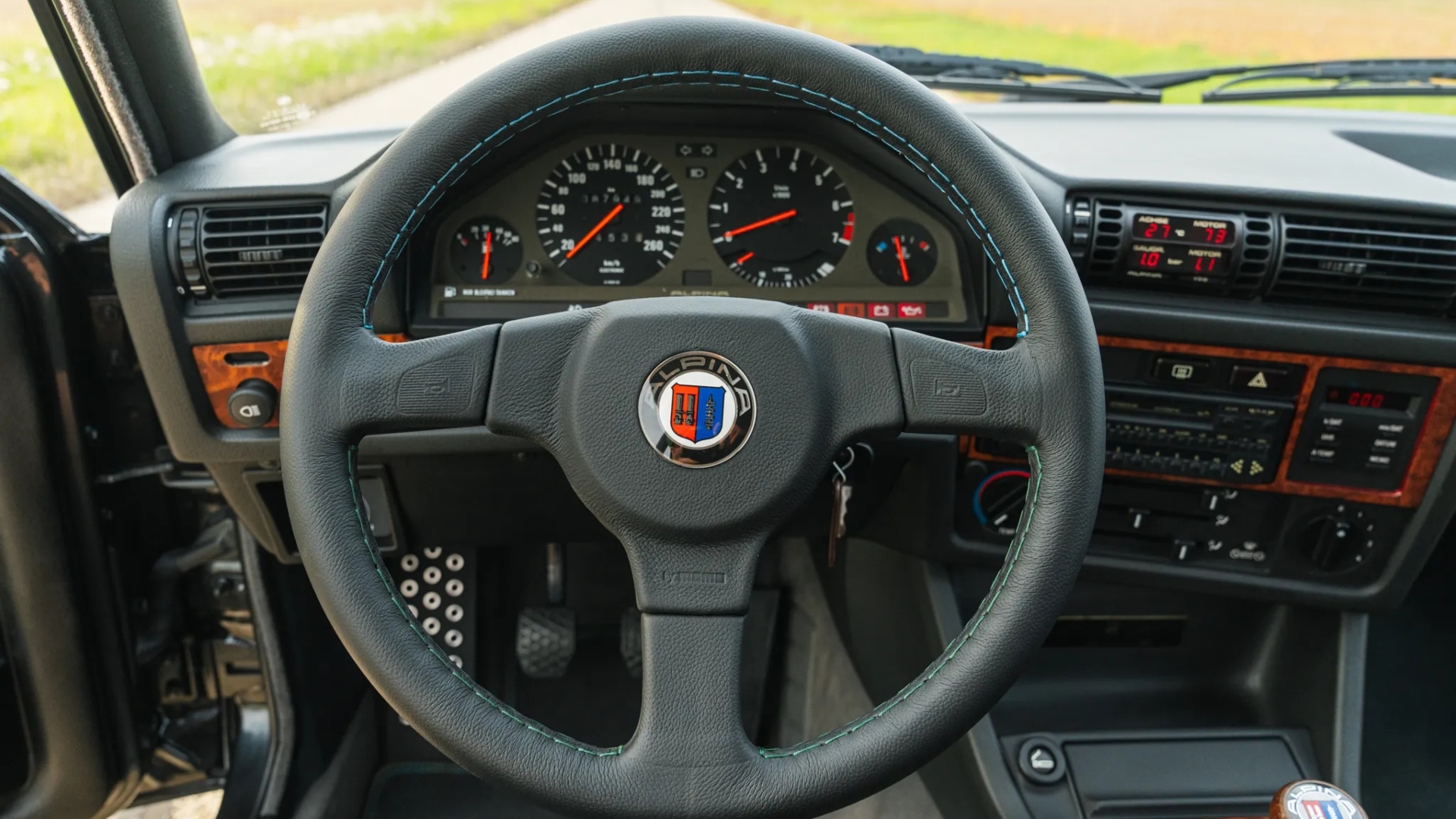 BMW-M3-E30-Alpina-B3-1988-bring-a-trailer-asta-2023-7 BMW-M3-E30-Alpina-B3-1988-bring-a-trailer-asta-2023-7