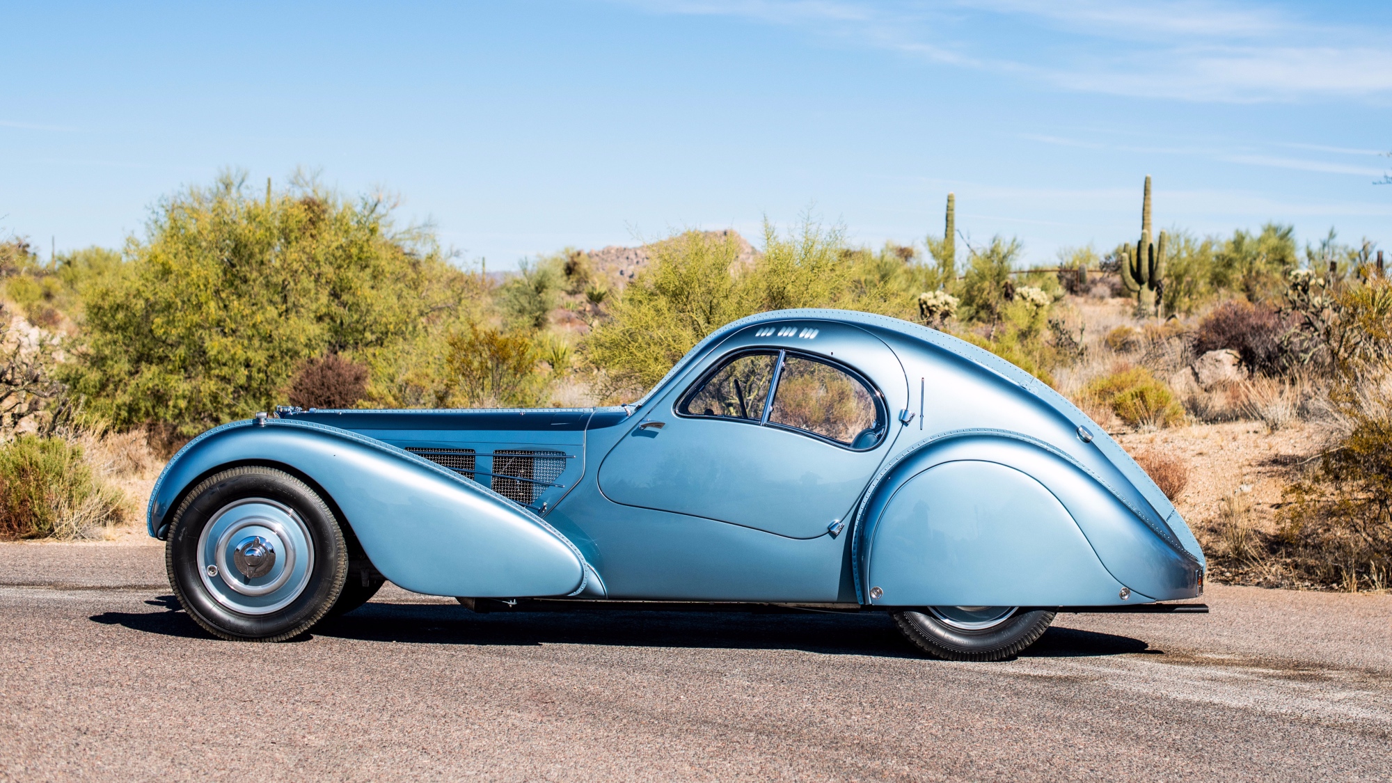 Bugatti-Chiron-Super-Sport-57-one-of-one-atlantic-18 Bugatti-Chiron-Super-Sport-57-one-of-one-atlantic-18