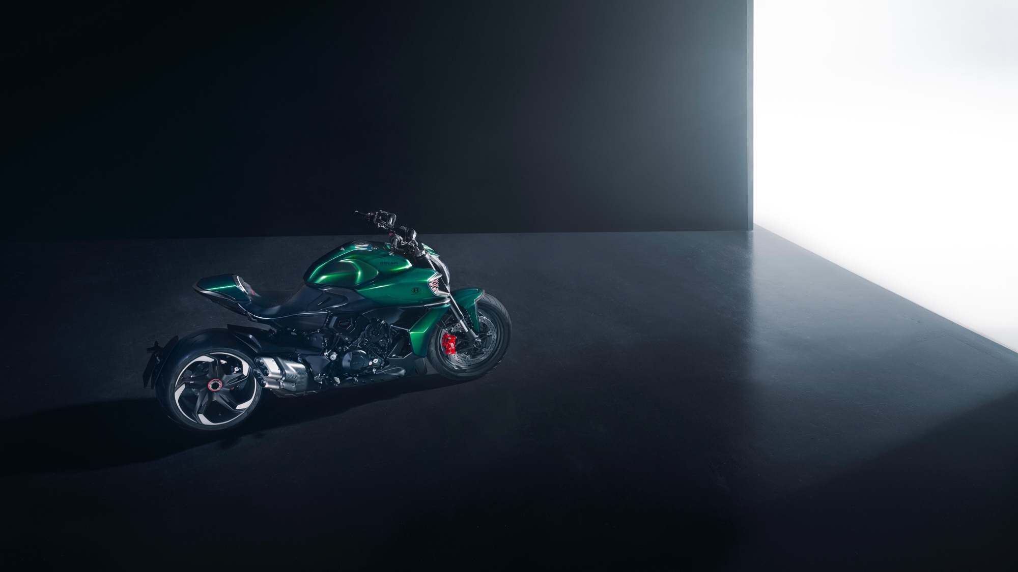 Ducati Diavel for Bentley - 4 Ducati Diavel for Bentley - 4