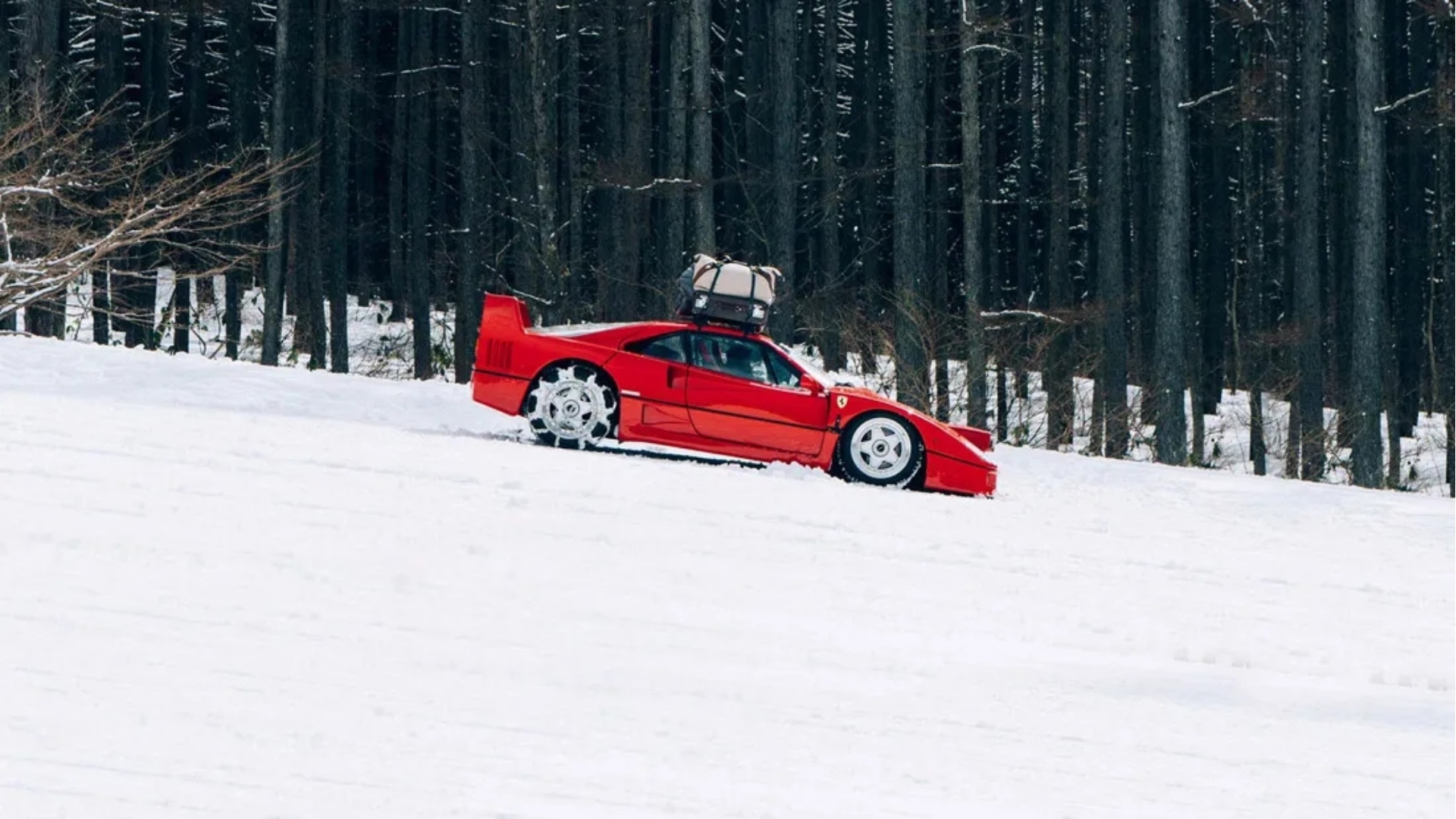 Ferrari-F40-sulla-neve-video-red-bull-2