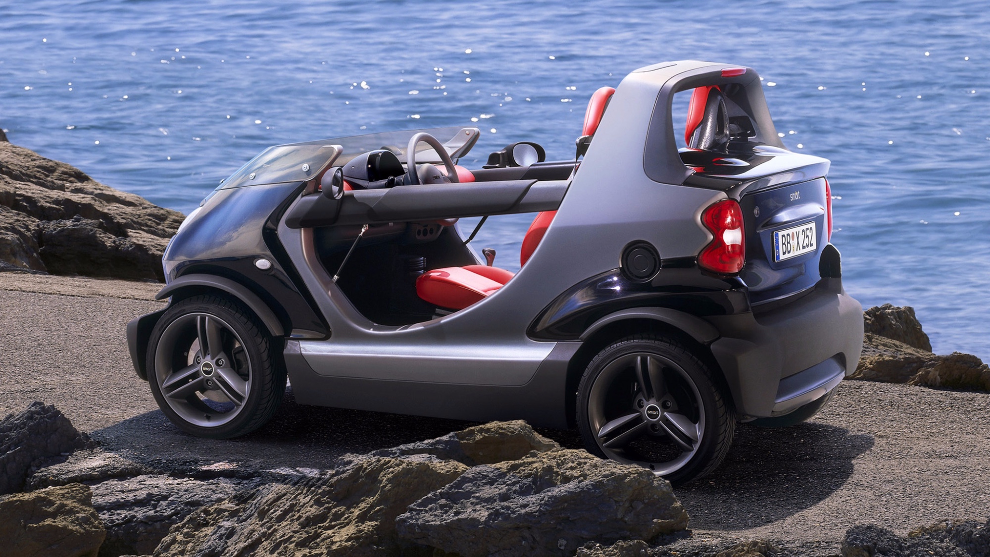 "smart crossblade", stationary shot, driver's side, 02/2002 "smart crossblade", stationary shot, driver's side, 02/2002