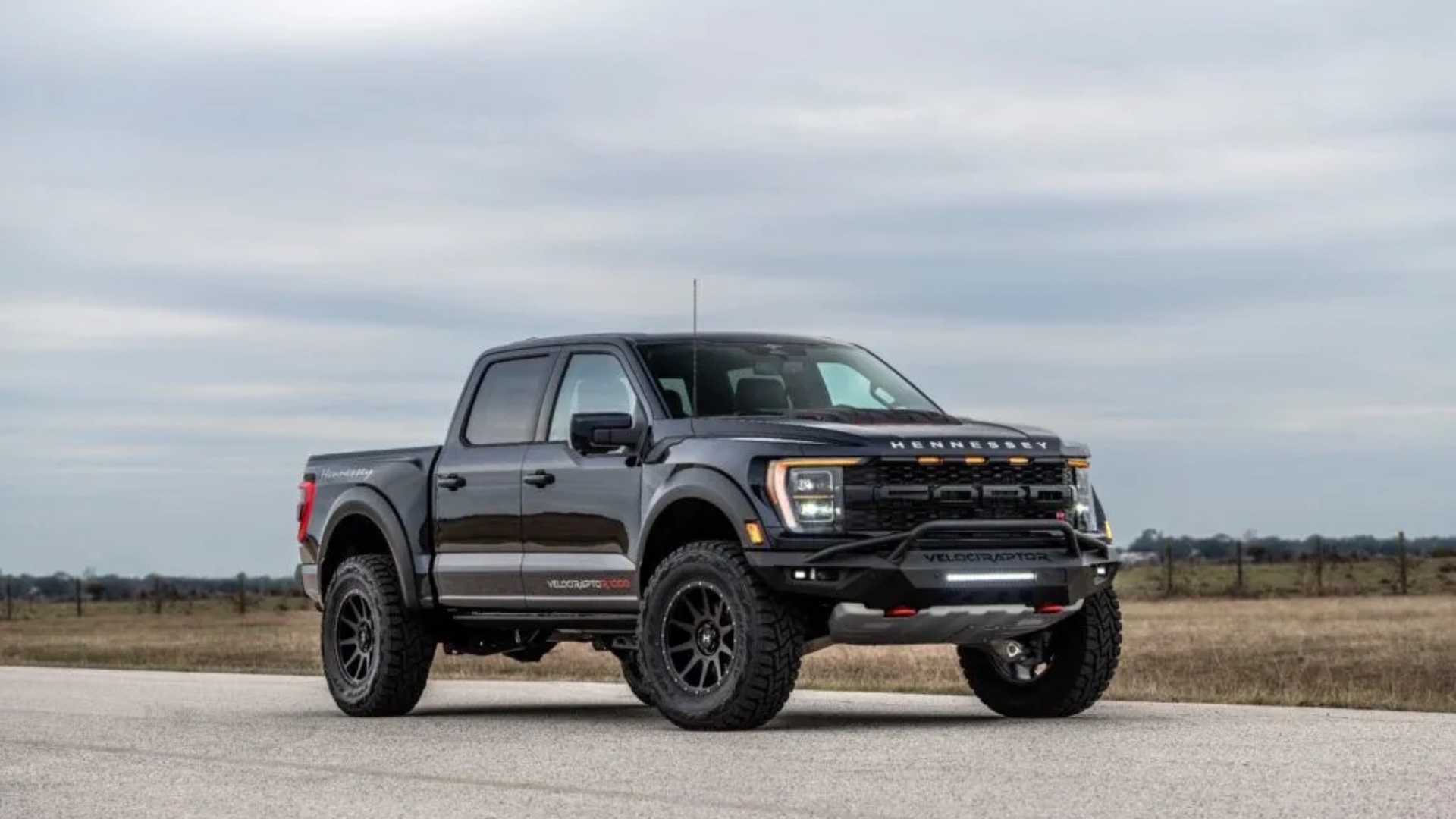 Hennessey-VelociRaptoR-1000-Ford-Raptor-R-9-1024x682