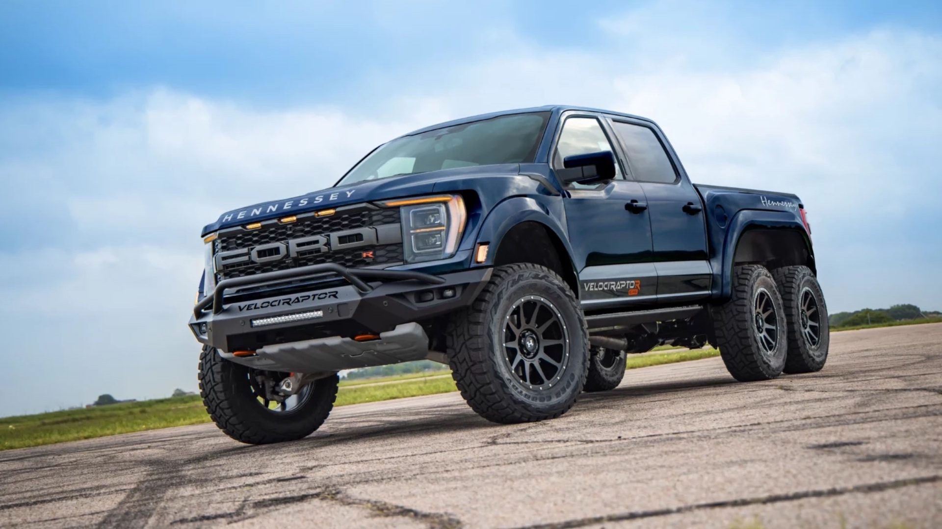 Hennessey-VelociRaptoR-6x6-Ford-Raptor-R-1-1536x1025