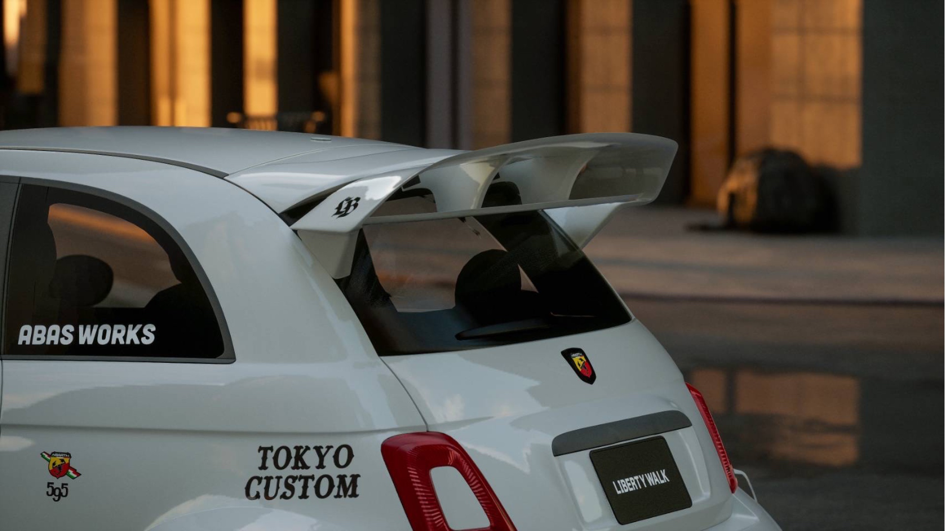 Liberty-Walk-Abarth-500-595-6