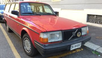 Volvo-240-Polar-la-banda-dei-Babbi-Natale-6
