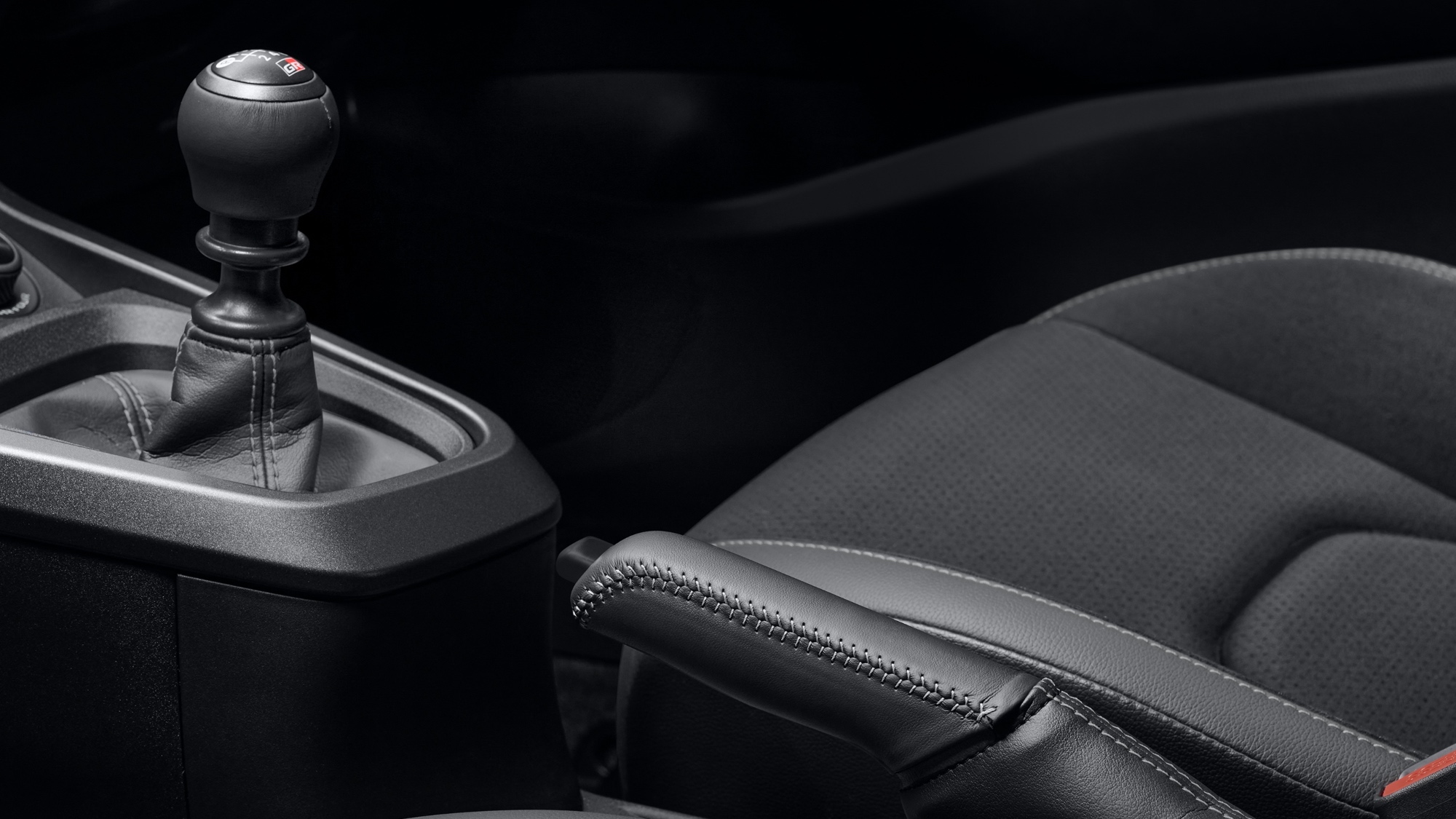 toyota-gryarisogierinterior-0016-2