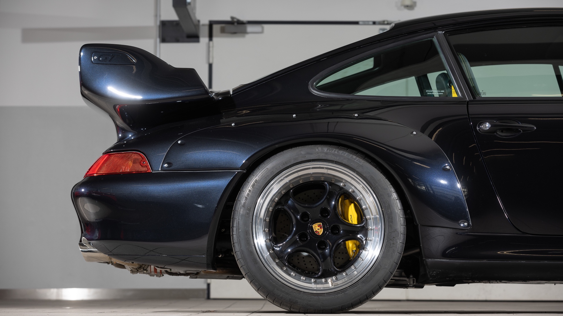 1996-Porsche-911-GT21442081_ 1996-Porsche-911-GT21442081_