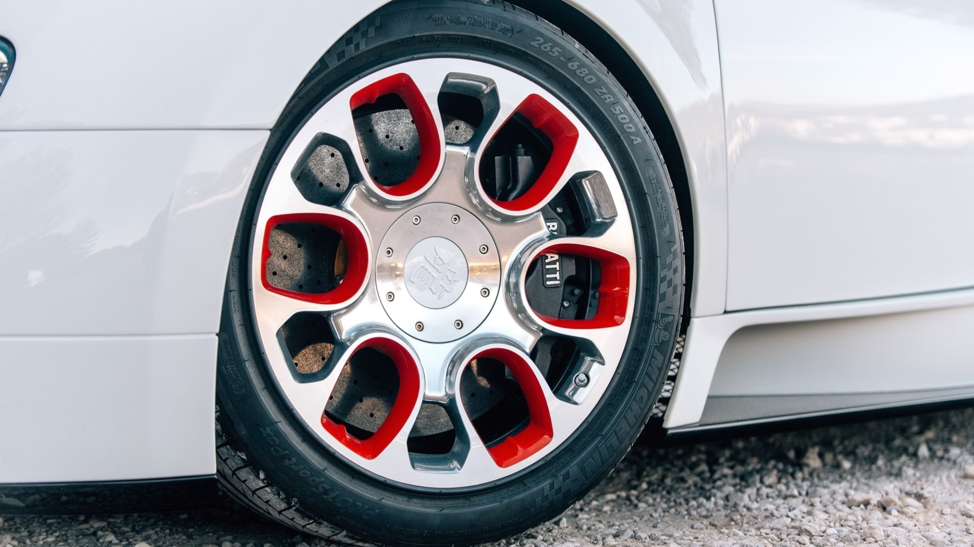 Bugatti-Veyron-Grand-Sport-Wei-Long-2 Bugatti-Veyron-Grand-Sport-Wei-Long-2