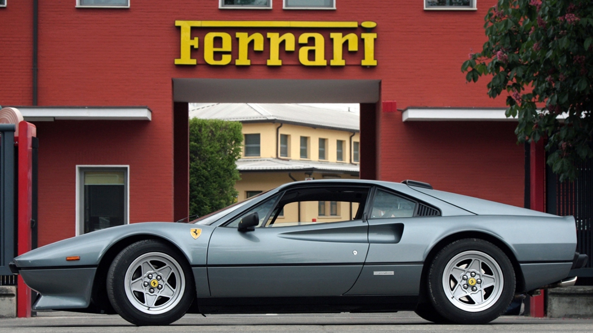 Ferrari-308-GTB-GTS-1