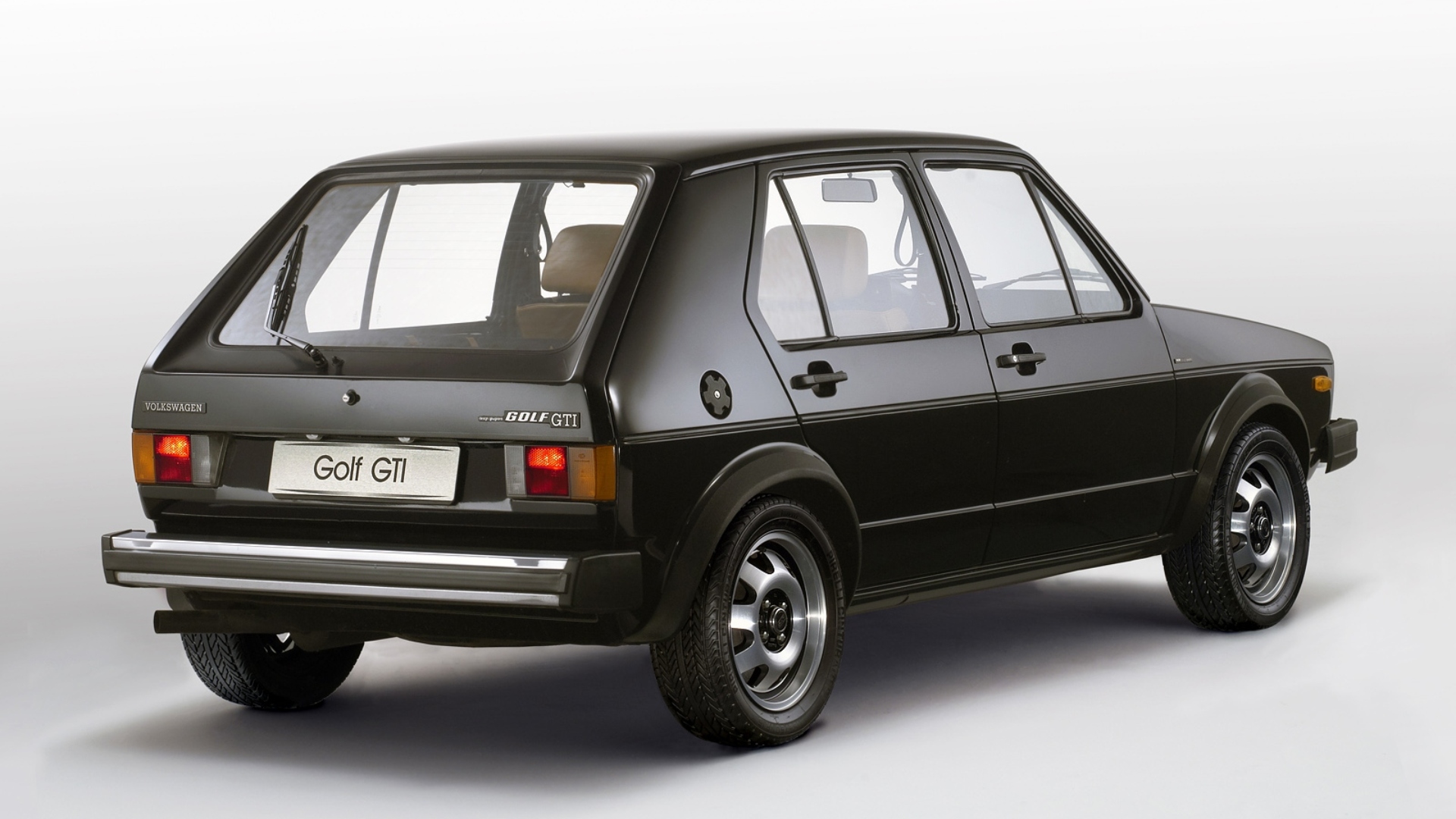 Volkswagen-Golf-GTI-Mk1-1