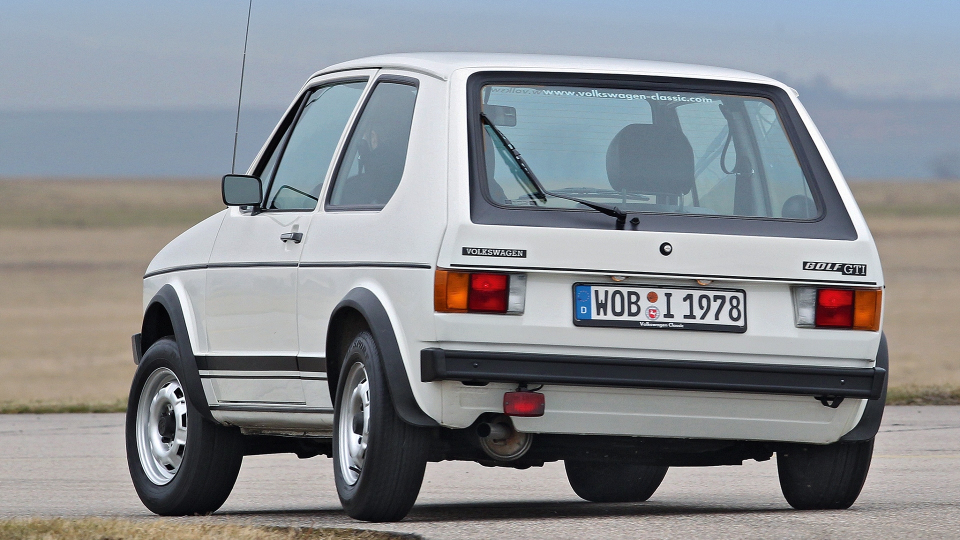 Volkswagen-Golf-GTI-Mk1-5