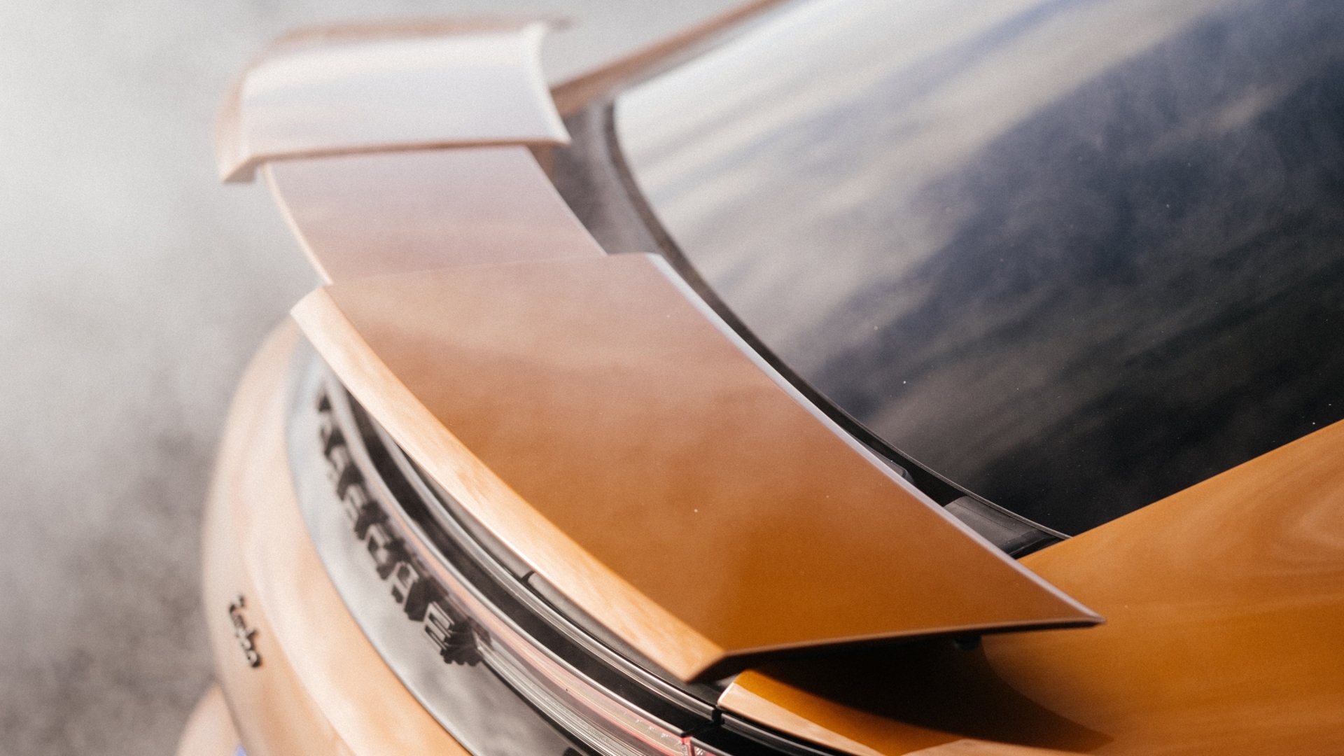 Walter-Rohrl-guida-Porsche-Panamera-Turbo-E-Hybrid-2024- 8