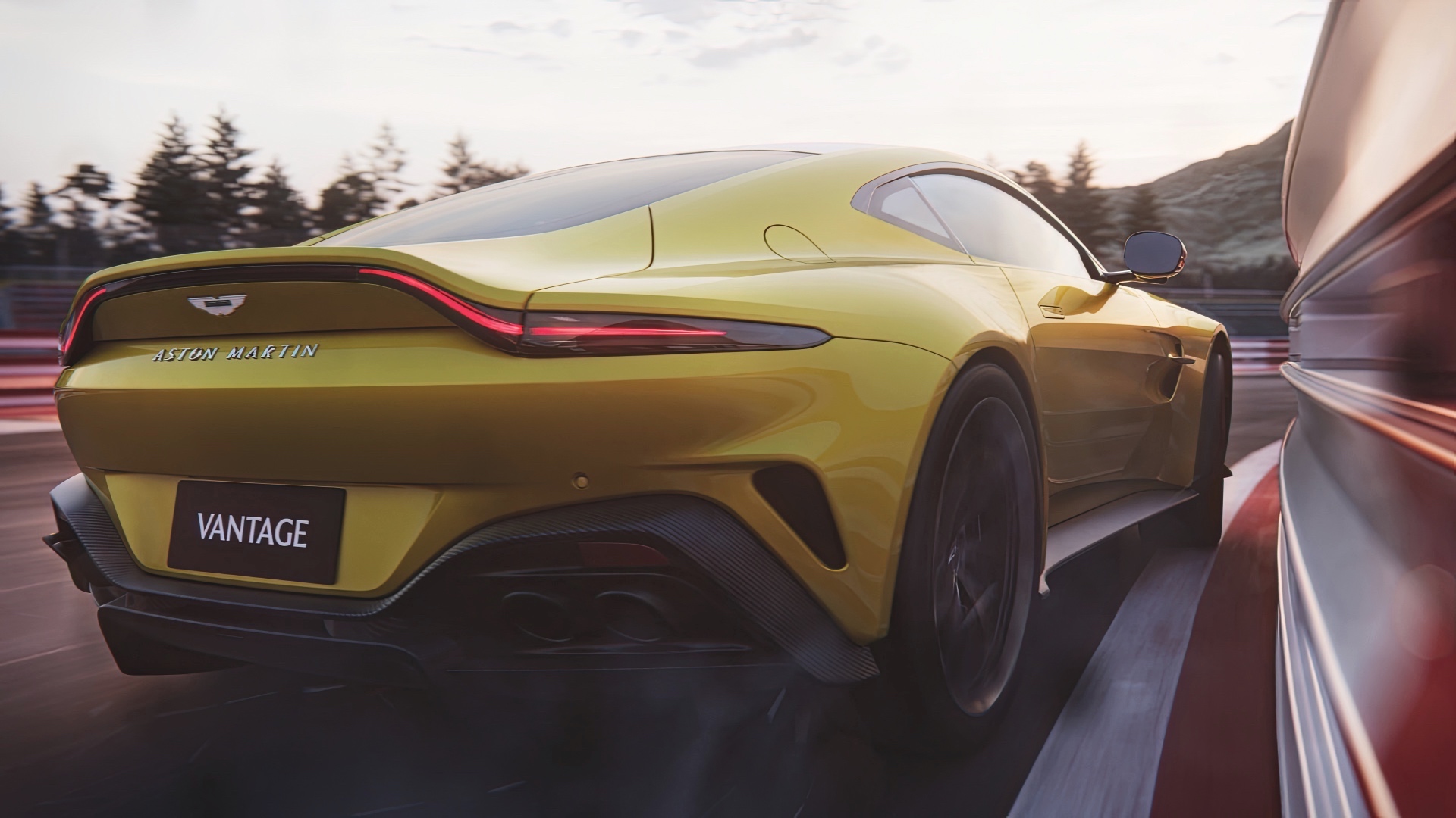 aston-martin-vantage-2024-10