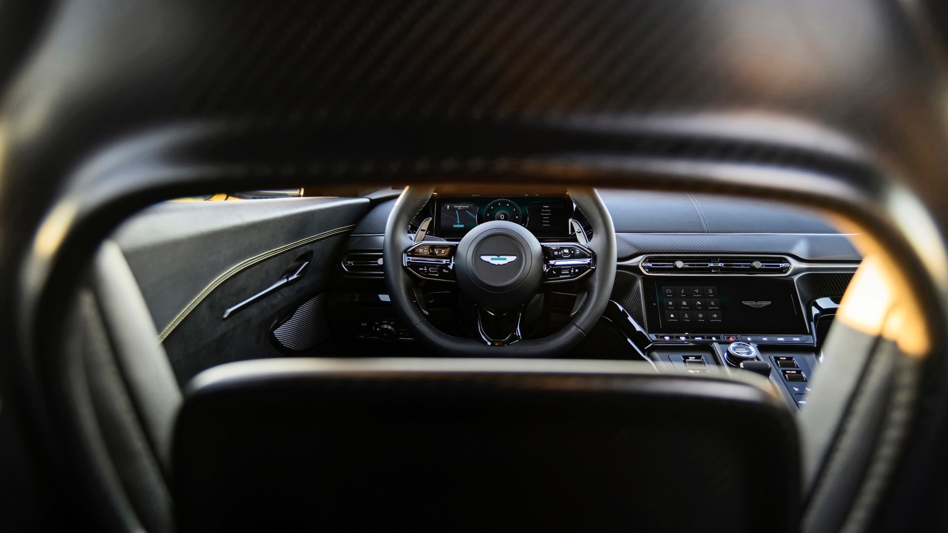 aston-martin-vantage-2024-15