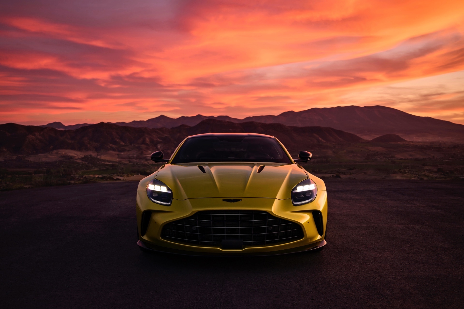 aston-martin-vantage-2024-22