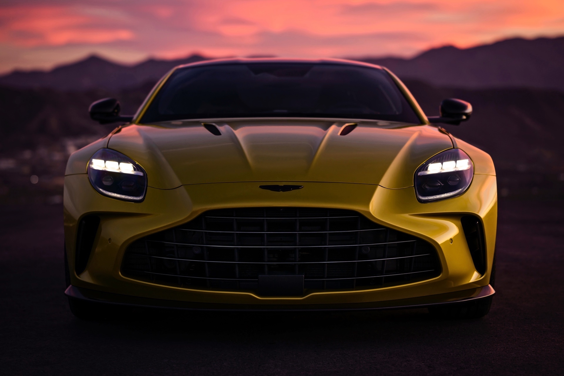 aston-martin-vantage-2024-23