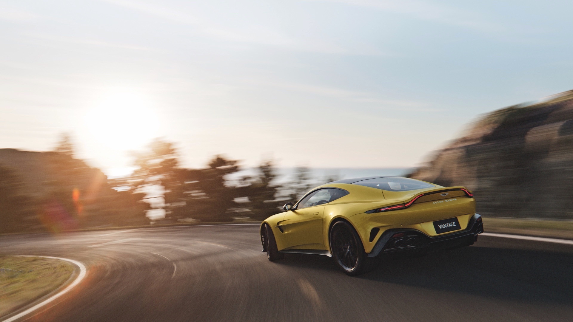 aston-martin-vantage-2024-3