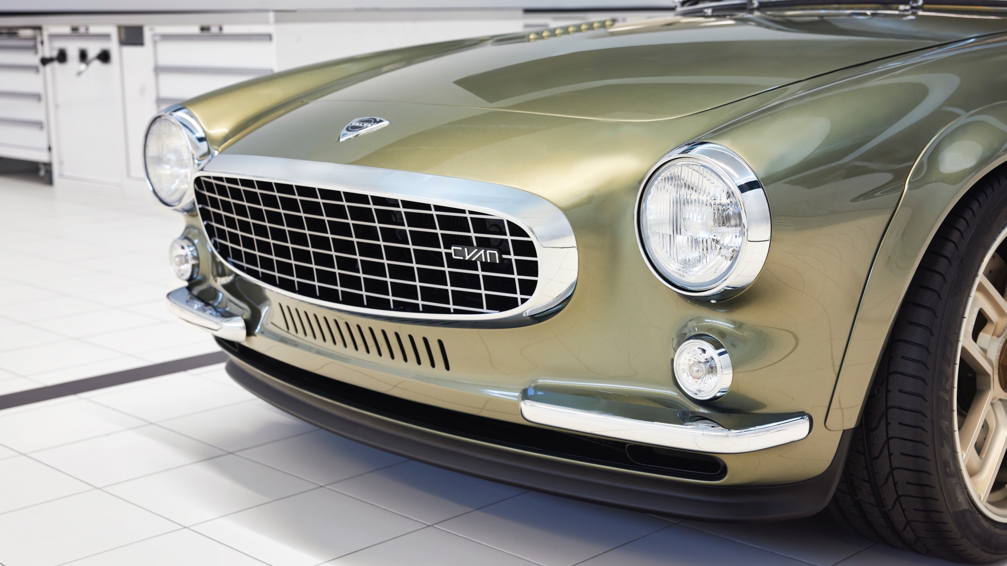 cyan-volvo-p1800-restomod-green-11 cyan-volvo-p1800-restomod-green-11