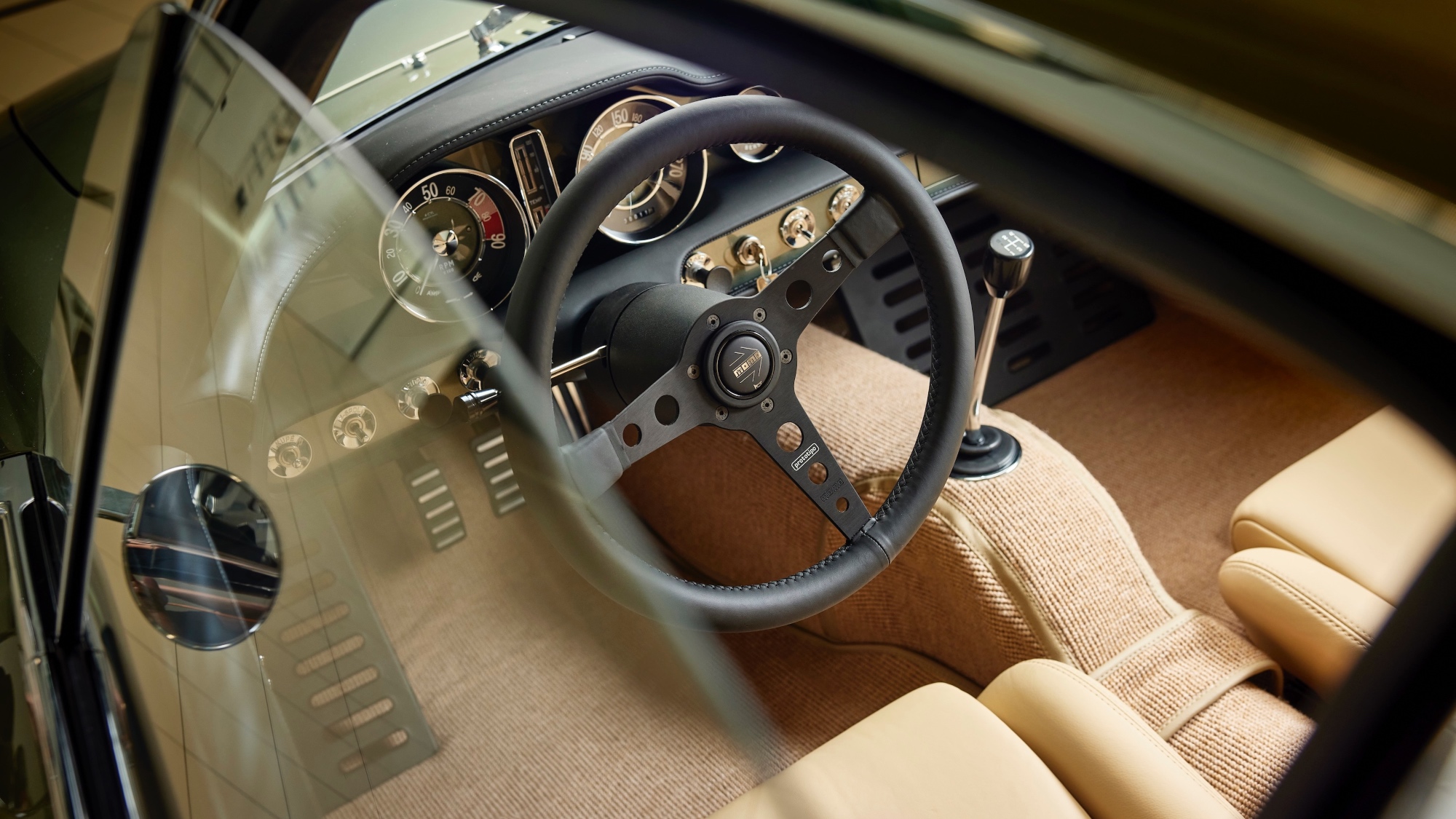 cyan-volvo-p1800-restomod-green-6 cyan-volvo-p1800-restomod-green-6