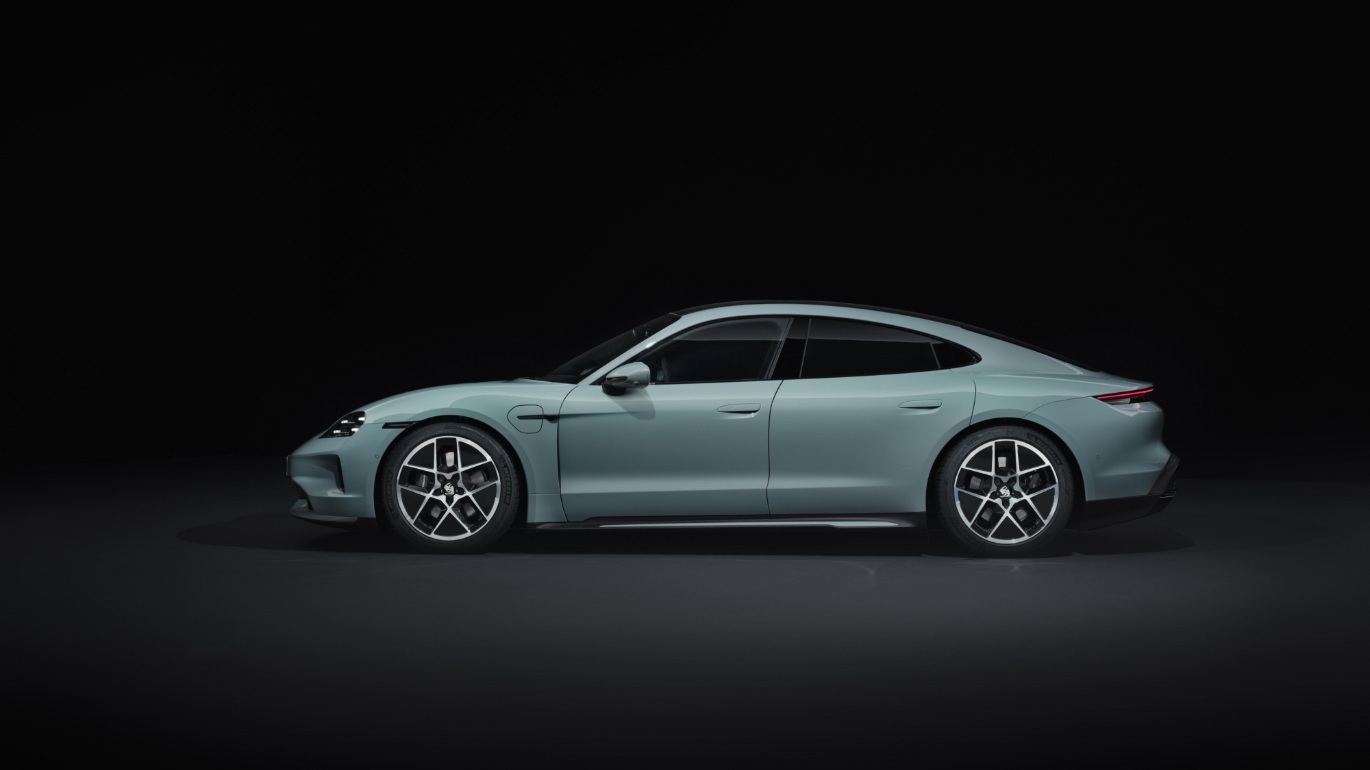 porsche-taycan-2024-10