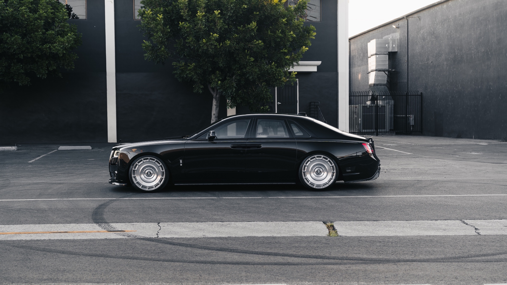 rolls-royce-ghost-urban-automotive-2 rolls-royce-ghost-urban-automotive-2