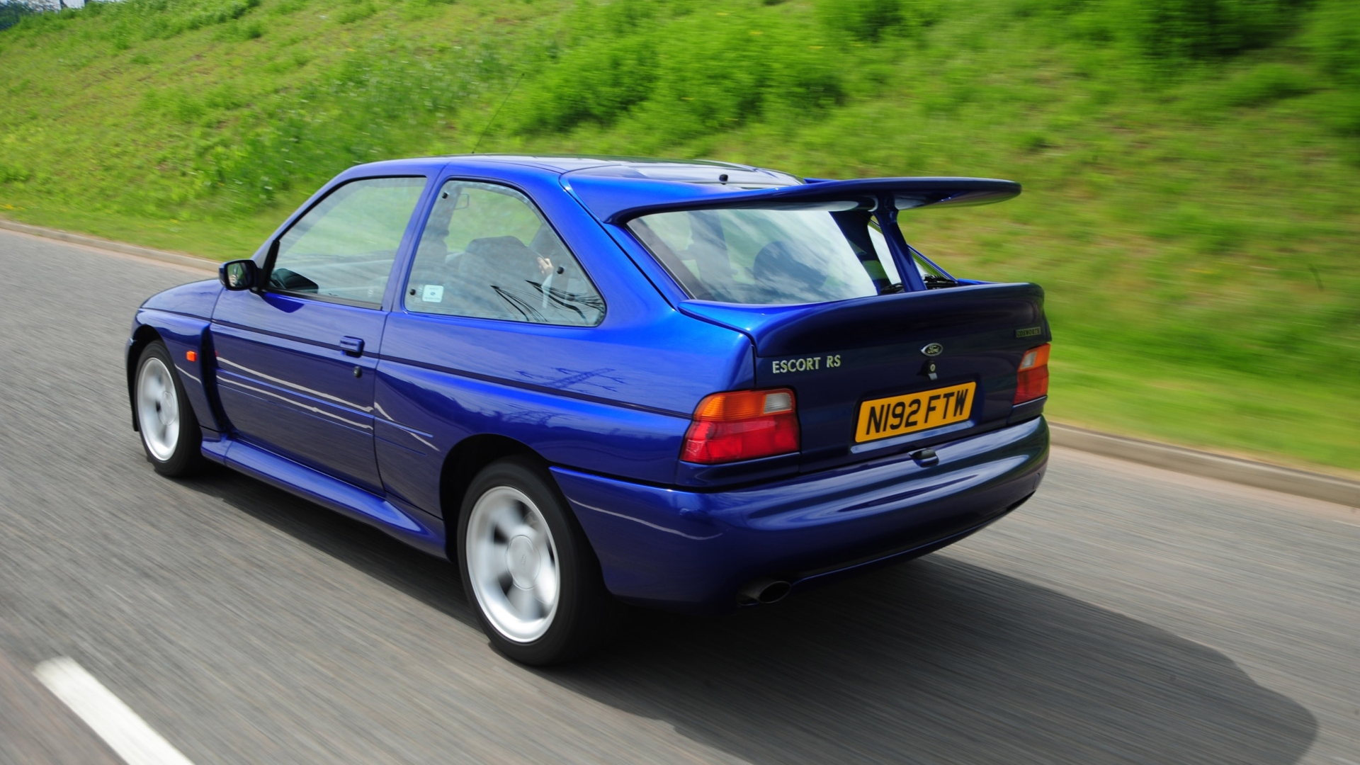 Ford-Escort-RS-Cosworth-1