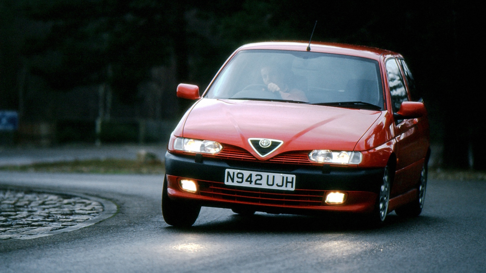 Hot-hatch-italiane-16V-2 Hot-hatch-italiane-16V-2