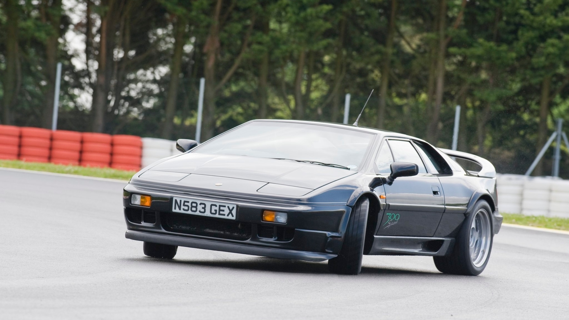 Lotus-Esprit-13