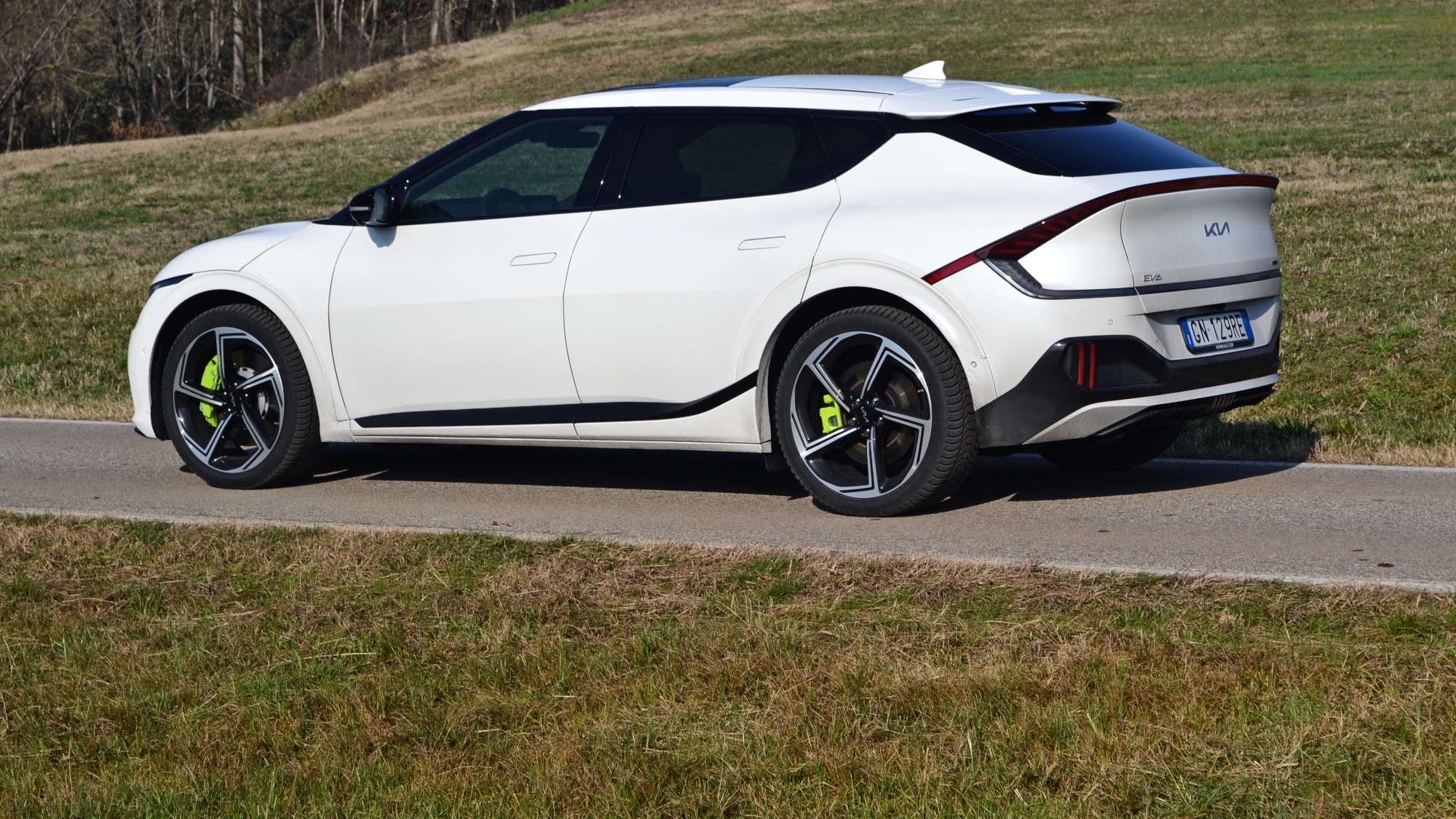 kia-ev6-gt-vs-ford-mustang-mach-e-11