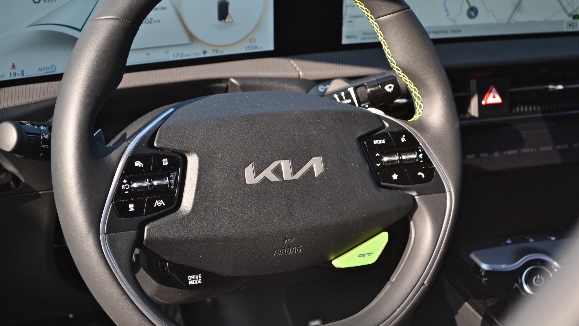 kia-ev6-gt-vs-ford-mustang-mach-e-12