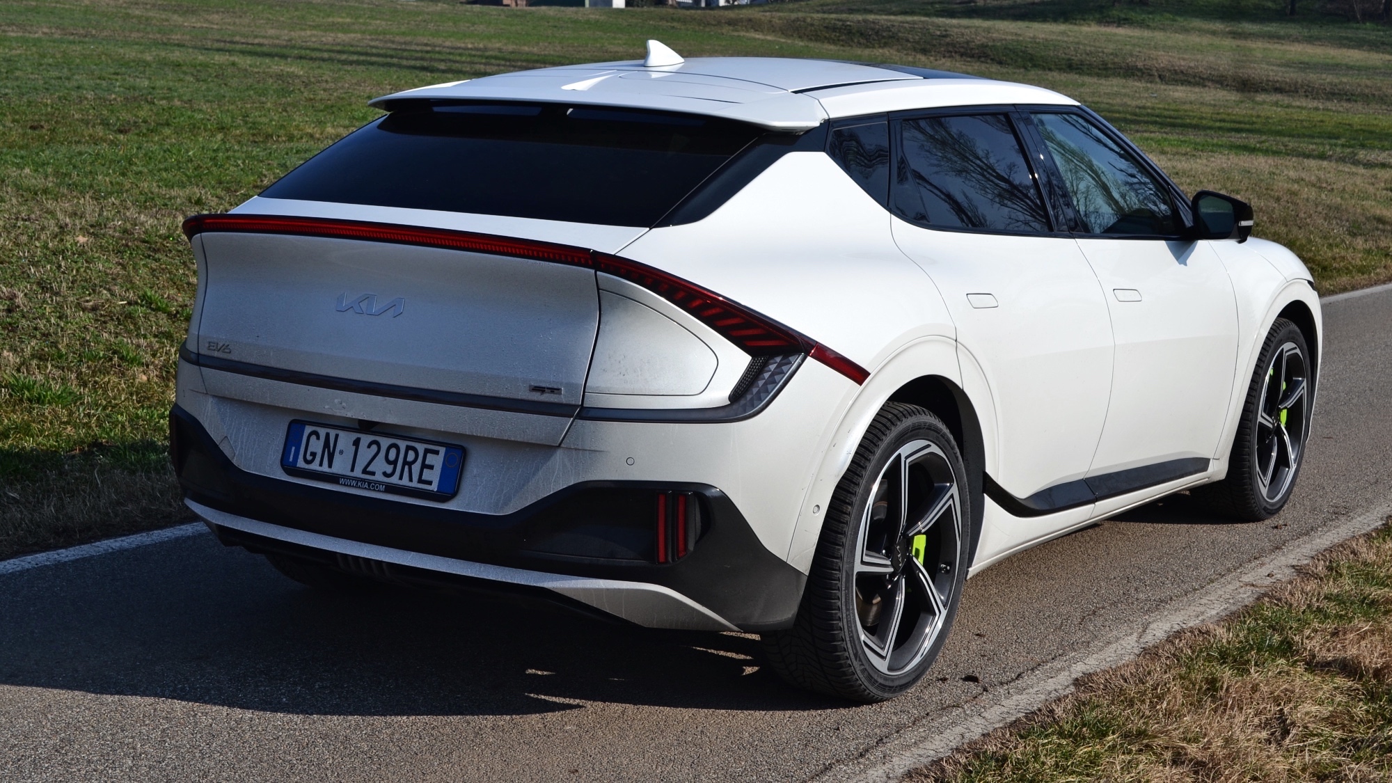 kia-ev6-gt-vs-ford-mustang-mach-e-14