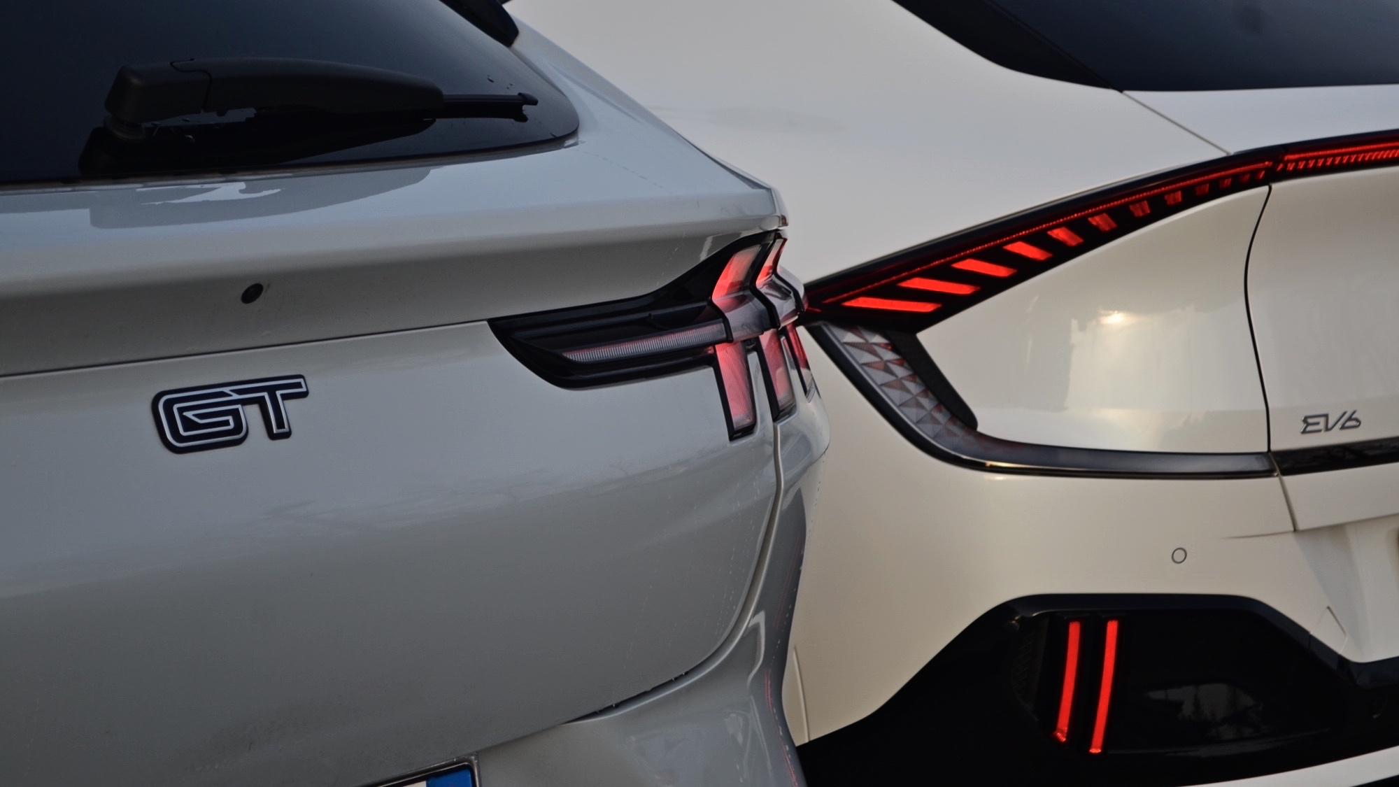 kia-ev6-gt-vs-ford-mustang-mach-e-3