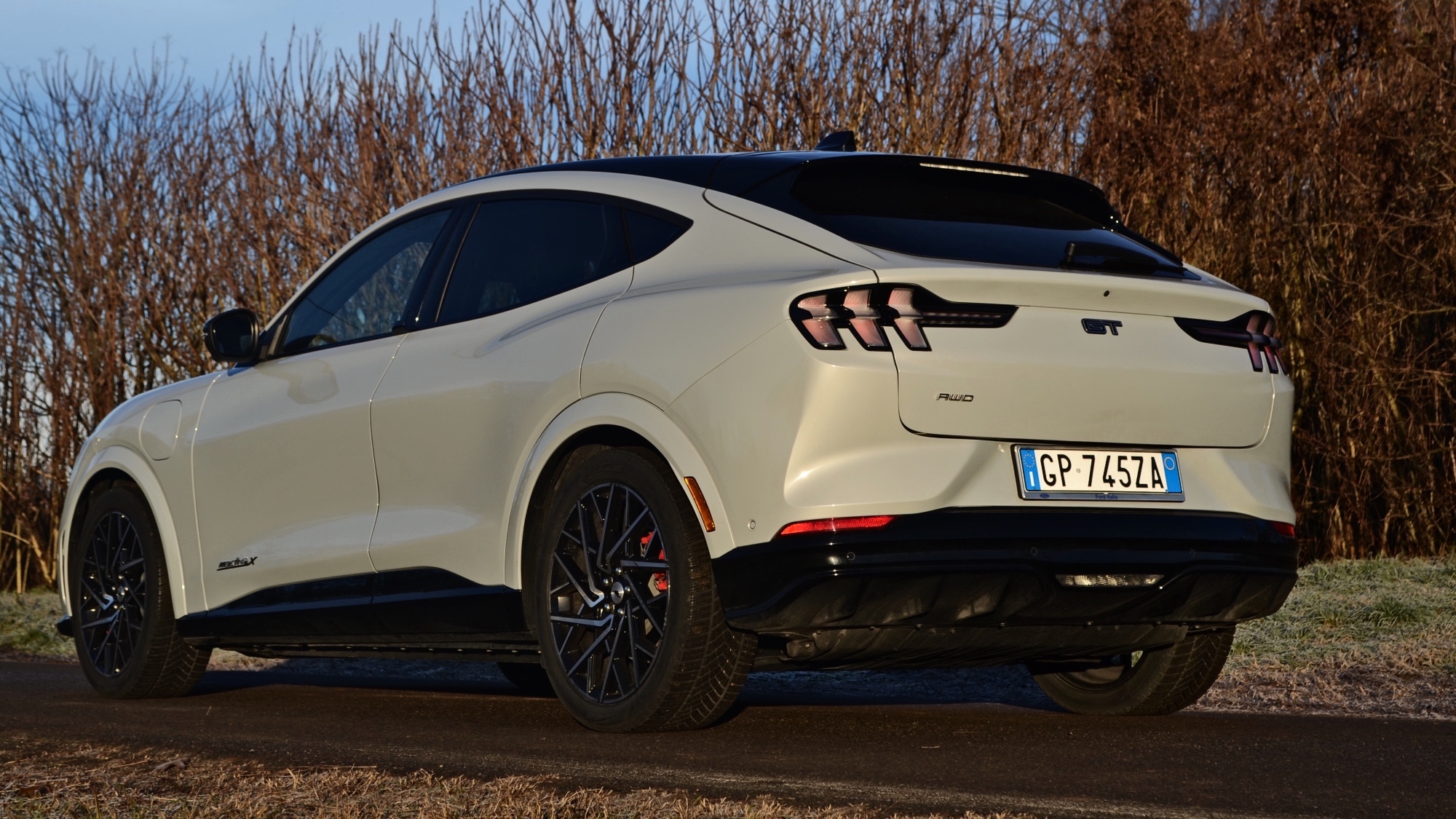 kia-ev6-gt-vs-ford-mustang-mach-e-6