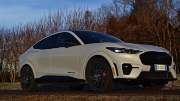 kia-ev6-gt-vs-ford-mustang-mach-e-7