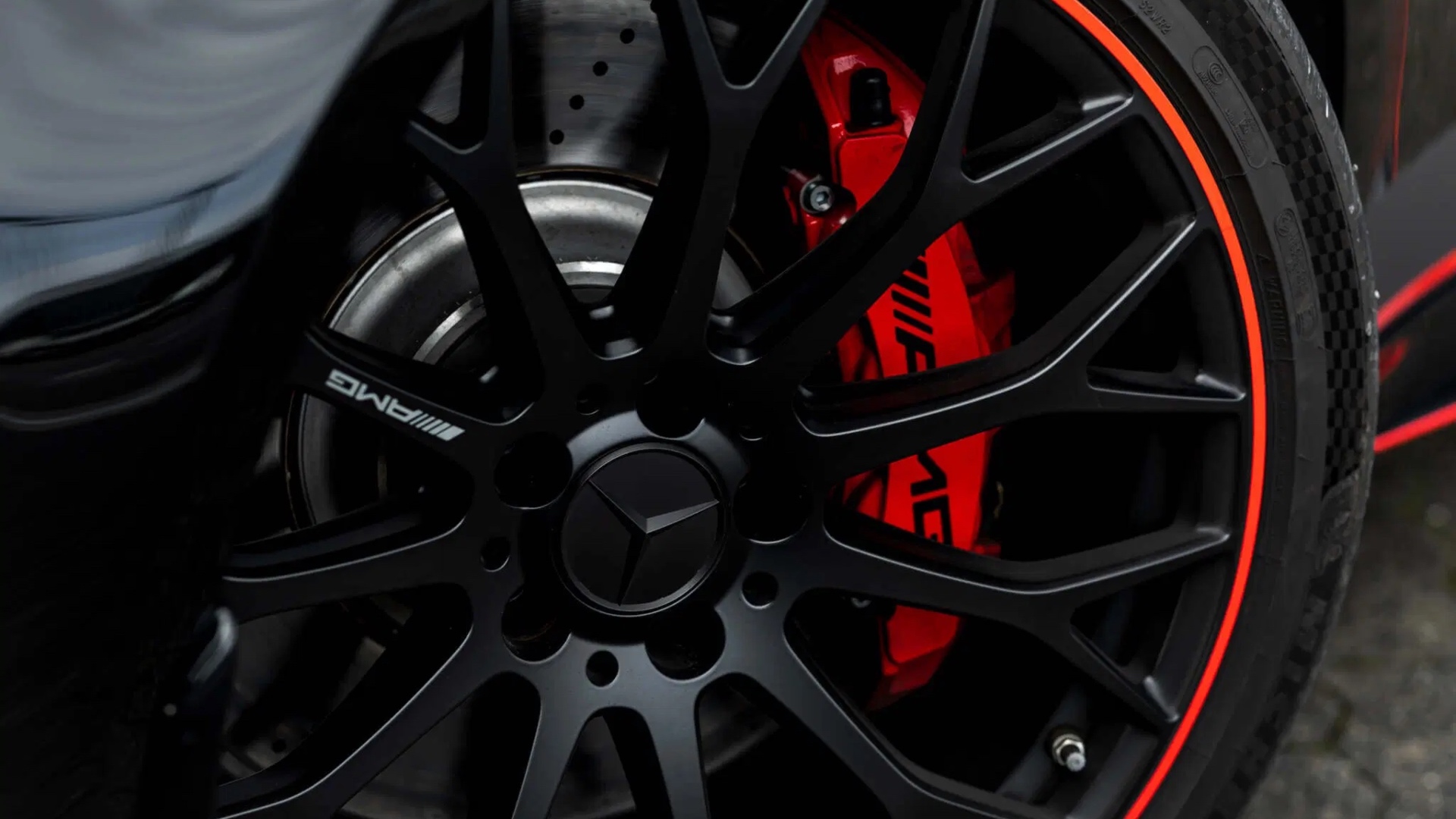 mercedes-c63-amg-MANHART-CRE-700-Website-4 mercedes-c63-amg-MANHART-CRE-700-Website-4