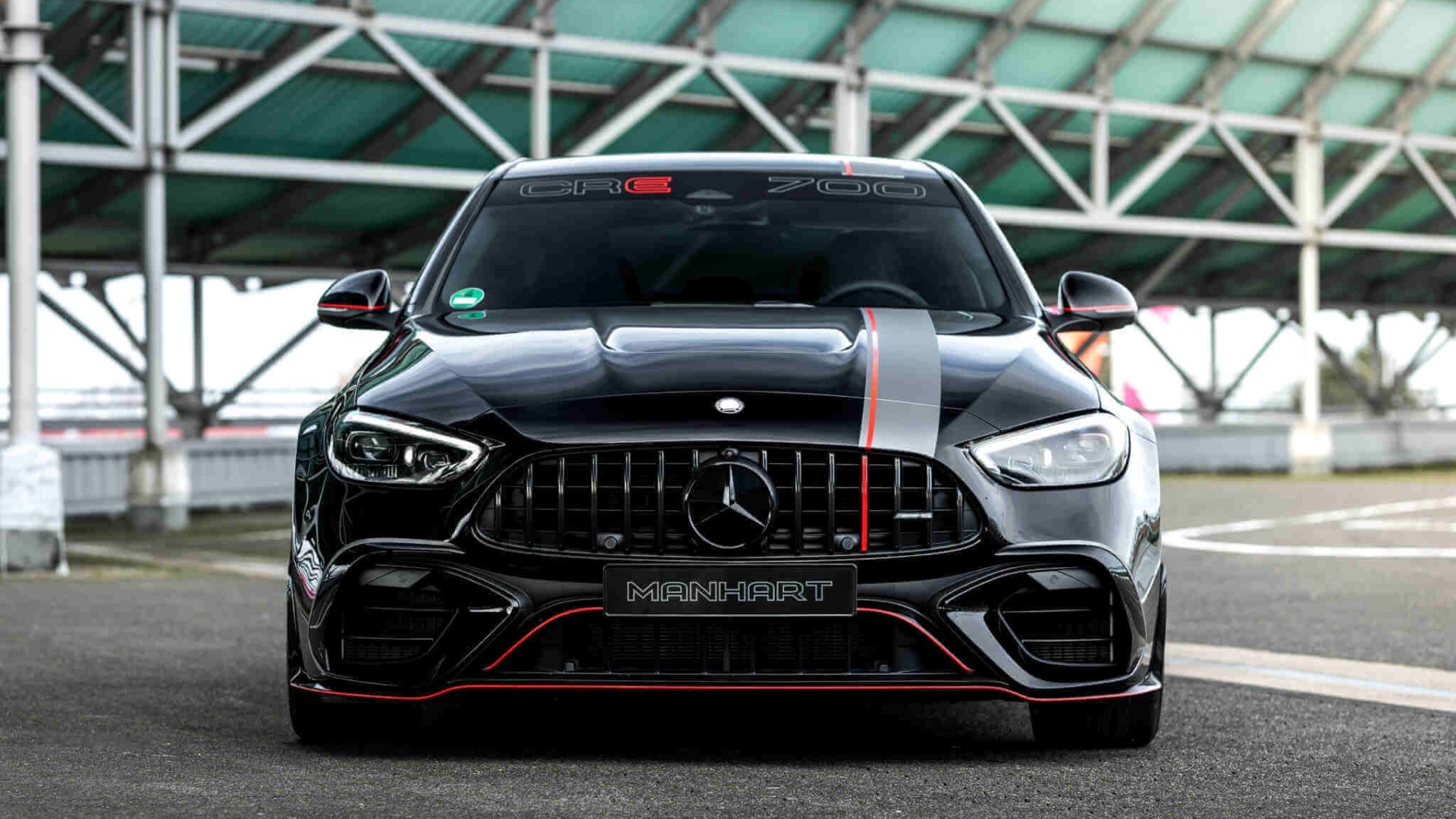 Manhart dà un tono alla nuova C63 AMG con 725 CV