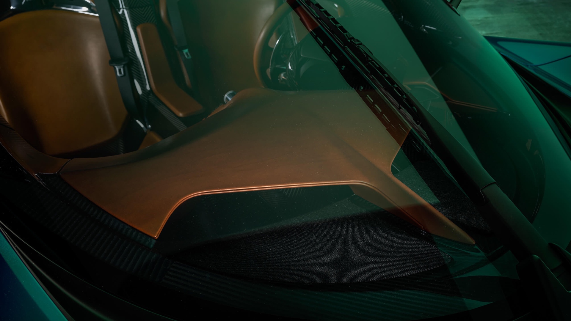 zenvo_02_Aurora_Tur_WindshieldDashboard_Web zenvo_02_Aurora_Tur_WindshieldDashboard_Web