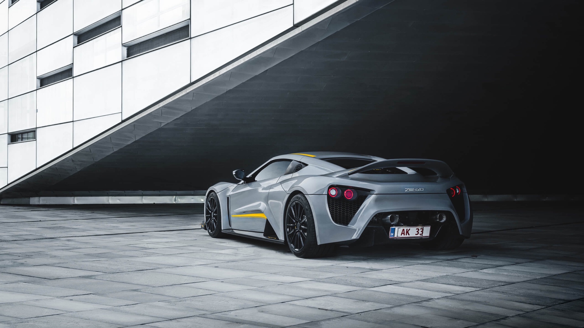 zenvo_TS1_GT_Rear34_Web zenvo_TS1_GT_Rear34_Web