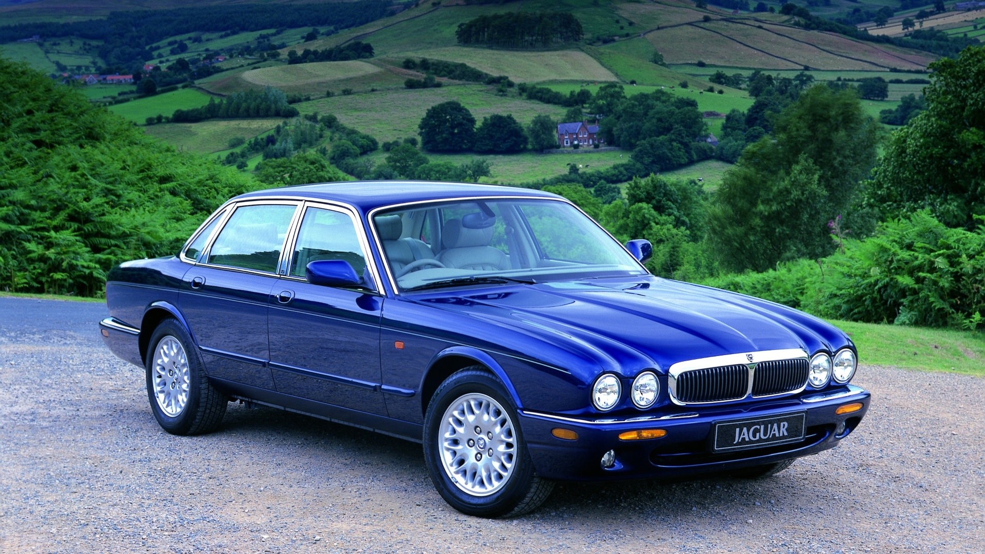 Jaguar-XJ-8