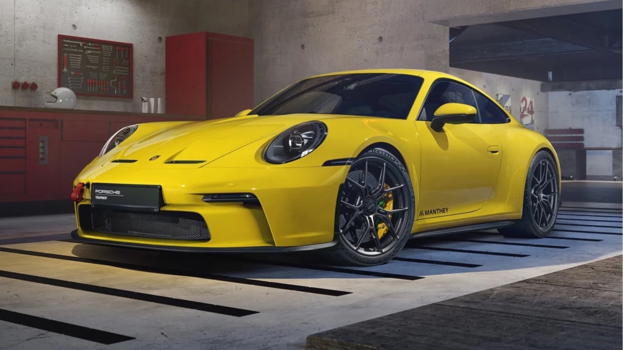 Con Manthey Racing, la 911 Touring ha due anime