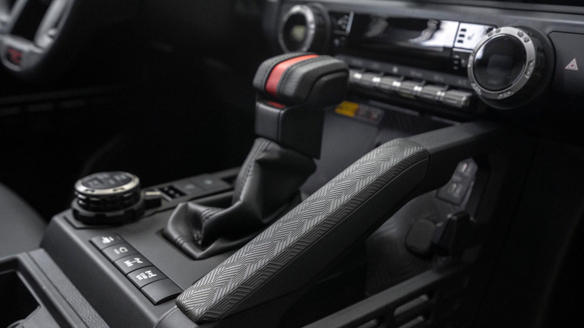 Toyota-4Runner-2025-15