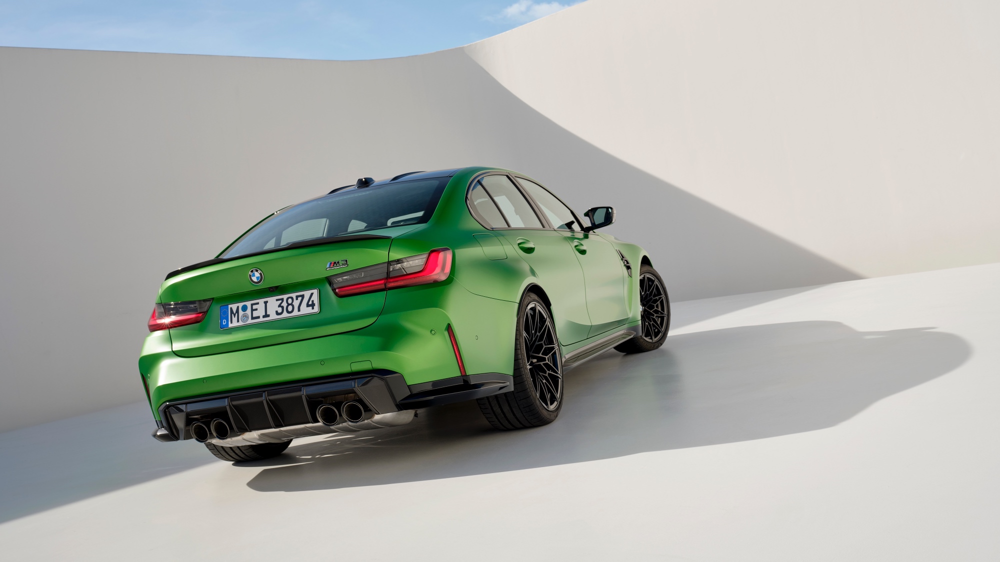 BMW-M3-2024-4 BMW-M3-2024-4