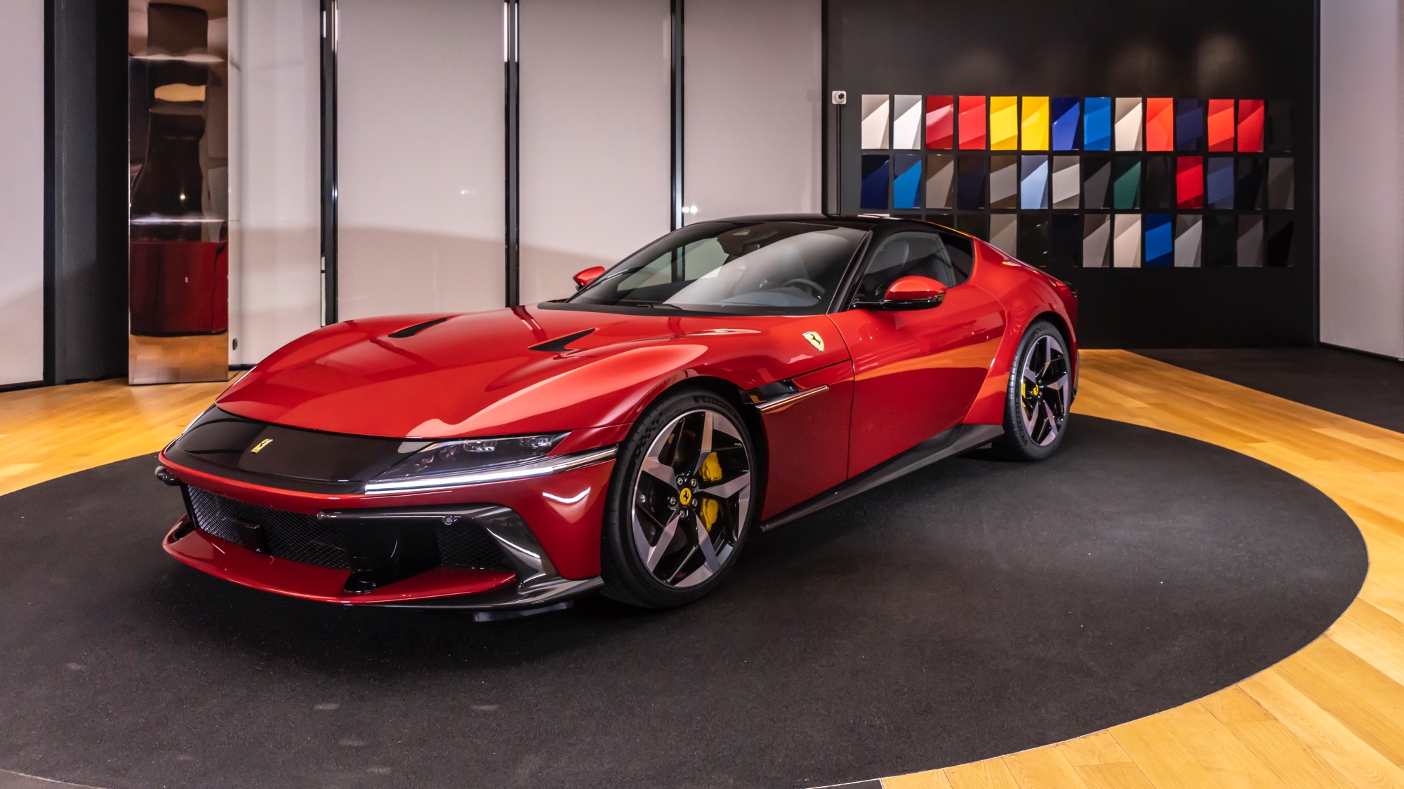 Ferrari-12Cilindri-2