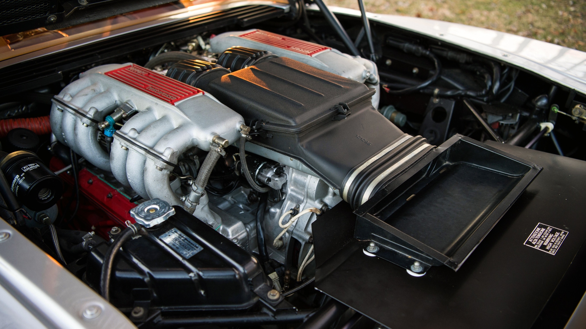 Ferrari-Testarossa-12