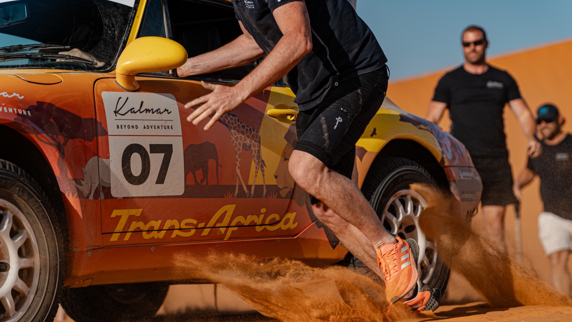 KALMAR Beyond Adventure - Trans Africa - Pushing - Full Size