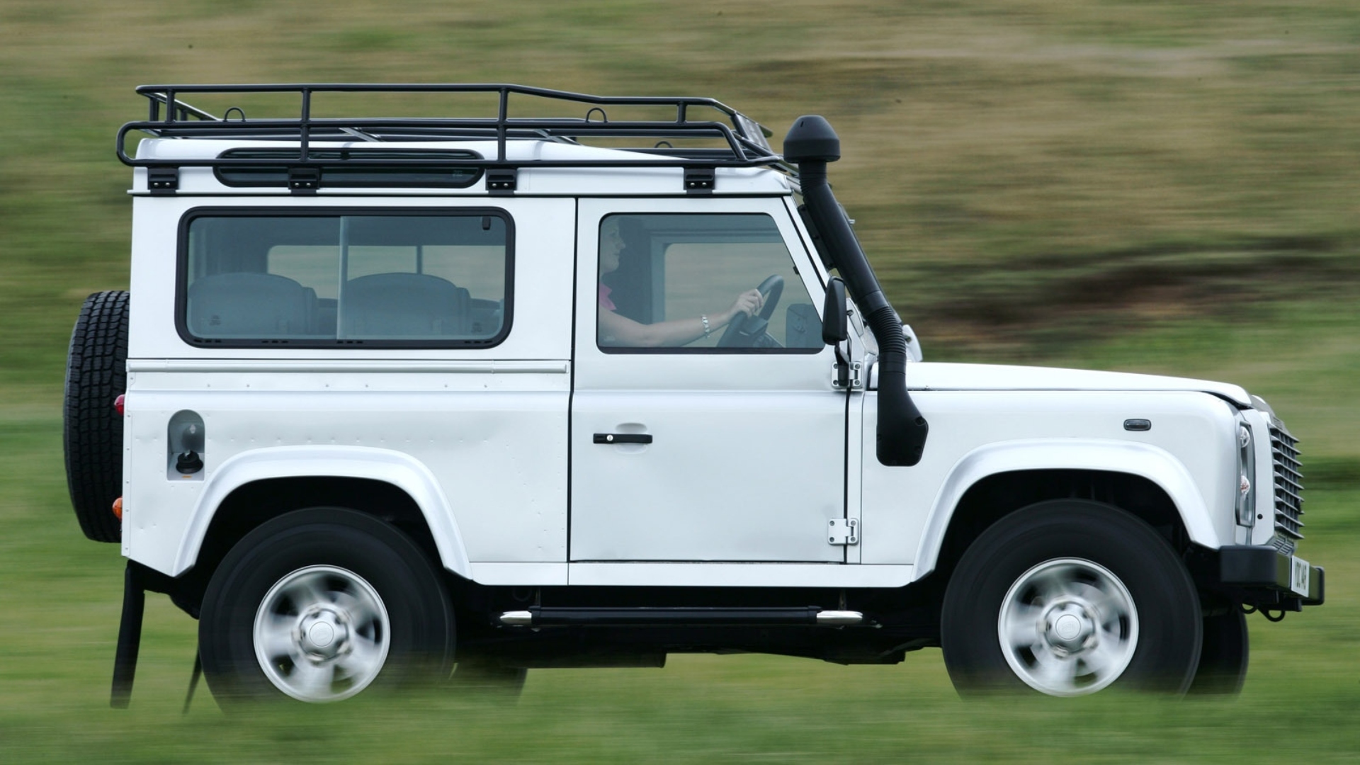 Land-Rover-Defender-8