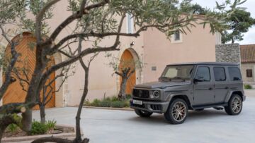 Mercedes-AMG G 63, Exterieur: MANUFAKTUR monzagrau magno; Interieur: schwarz. [Energieverbrauch kombiniert: 15,7-14,7 l/100 km | CO₂-Emissionen kombiniert: 358-335 g/km | CO₂-Klasse: G]
// Mercedes-AMG G 63, exterior: MANUFAKTUR monza grey magno; interior: black. [ energy consumption combined 15,7-14,7 l/100 km | CO₂-emissions combined: 358-335 g/km | CO₂- Class: G]