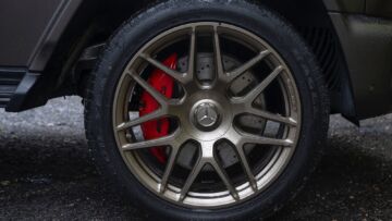 Mercedes-AMG G 63, Exterieur: MANUFAKTUR monzagrau magno; Interieur: schwarz. [Energieverbrauch kombiniert: 15,7-14,7 l/100 km | CO₂-Emissionen kombiniert: 358-335 g/km | CO₂-Klasse: G]
// Mercedes-AMG G 63, exterior: MANUFAKTUR monza grey magno; interior: black. [ energy consumption combined 15,7-14,7 l/100 km | CO₂-emissions combined: 358-335 g/km | CO₂- Class: G]