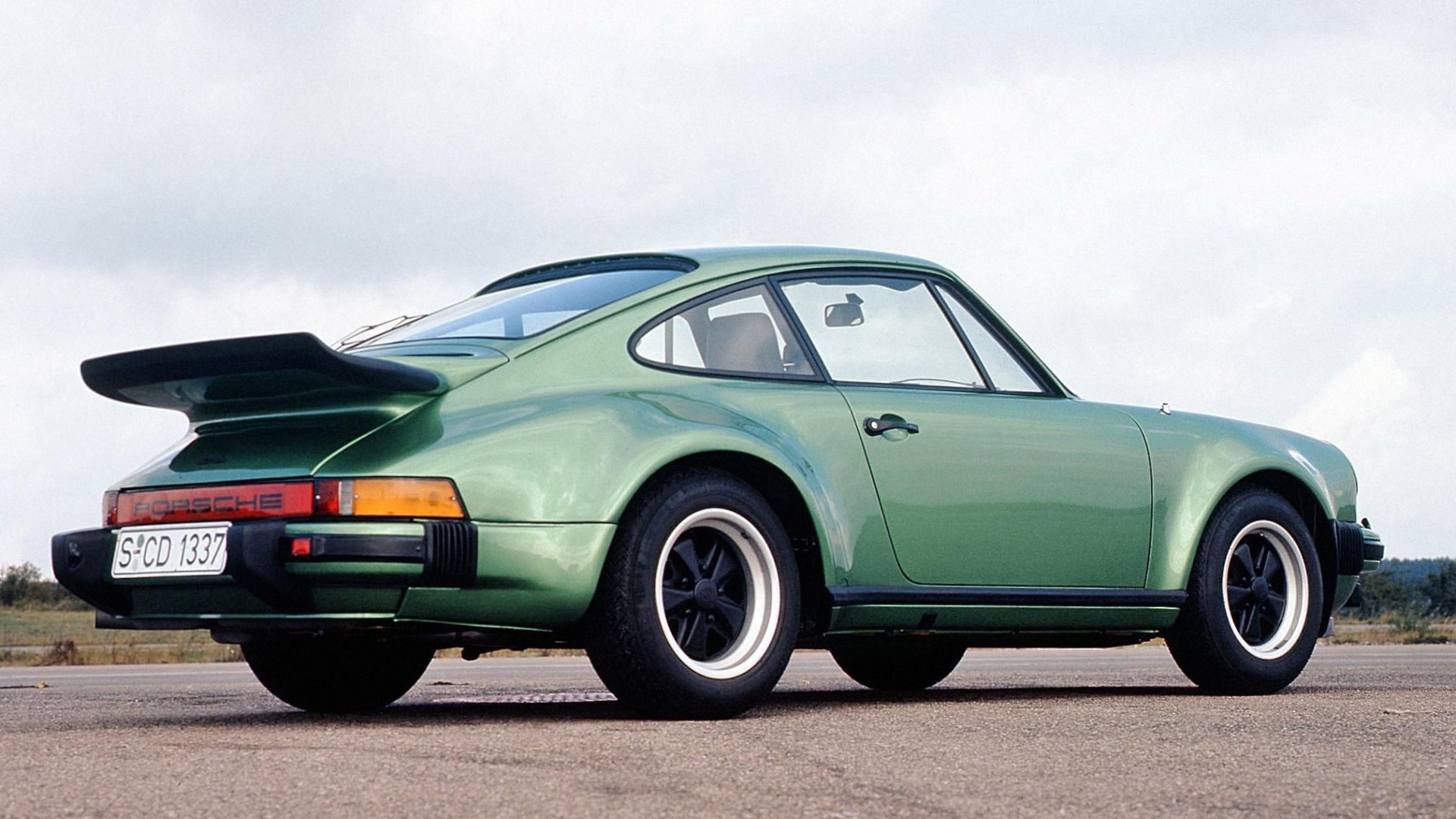Porsche-911-23 Porsche-911-23